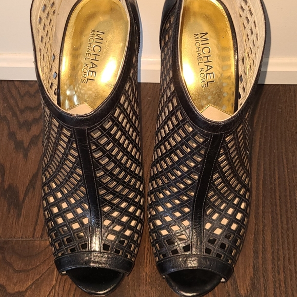 Michael Kors Graham Caged Black Booties Heels 9.5 - Picture 6 of 6